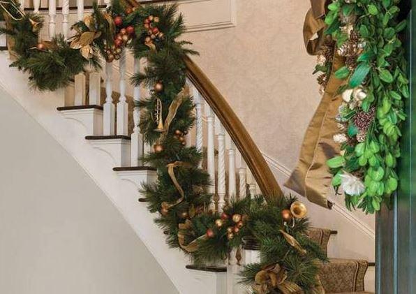  Christmas stairs decoration 1