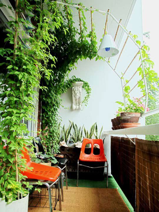 Creatice Balcony Vertical Garden for Simple Design