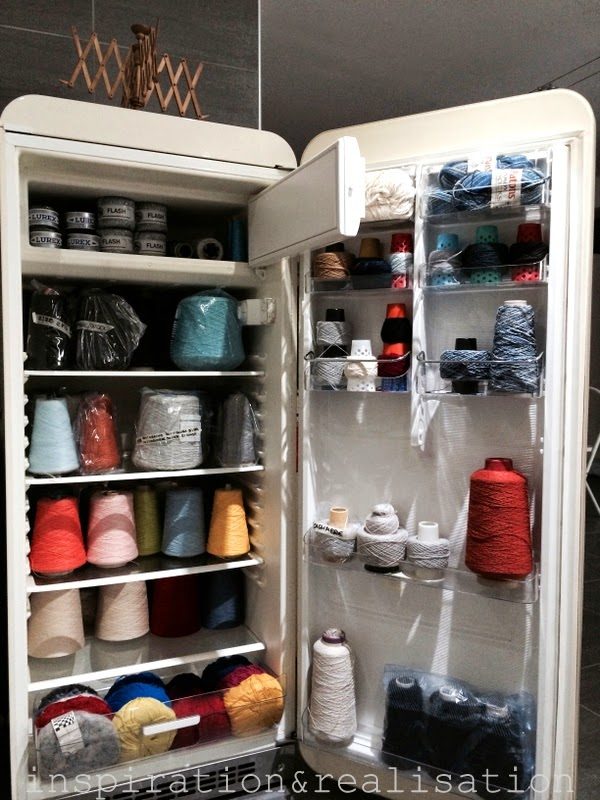 inspiration&realisation_diy_repurpose_old_refrigerator_smeg_yarn_organization11