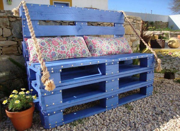 garden furniture from pallets