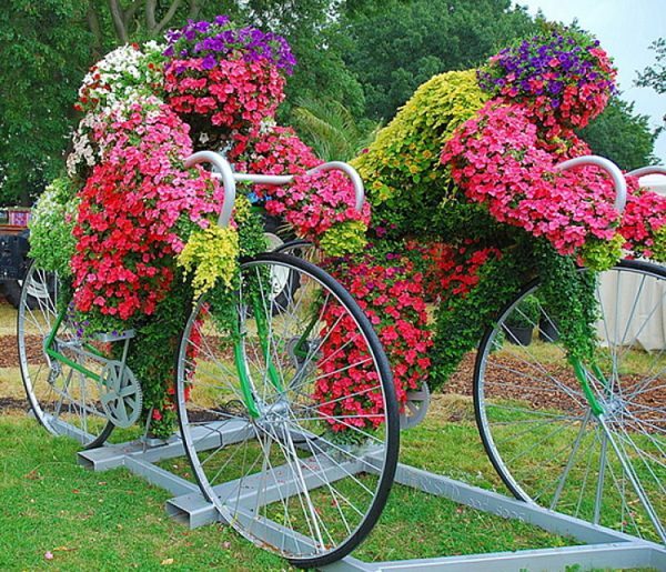 bicycle garden decor