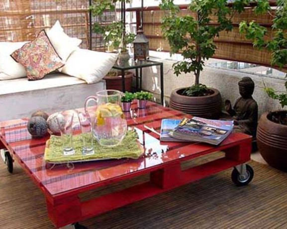 wooden pallet coffee table