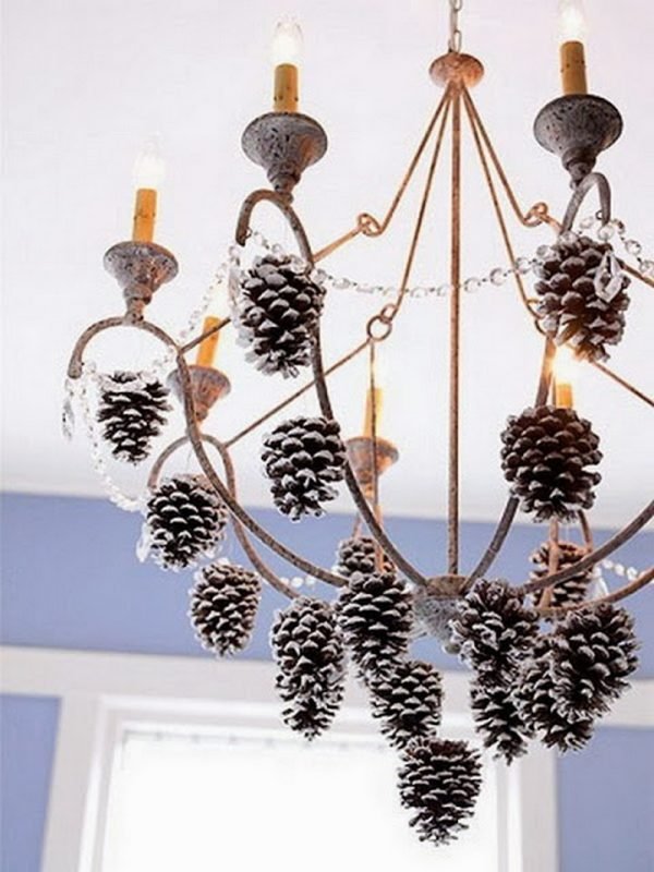 decorations with pine cones 