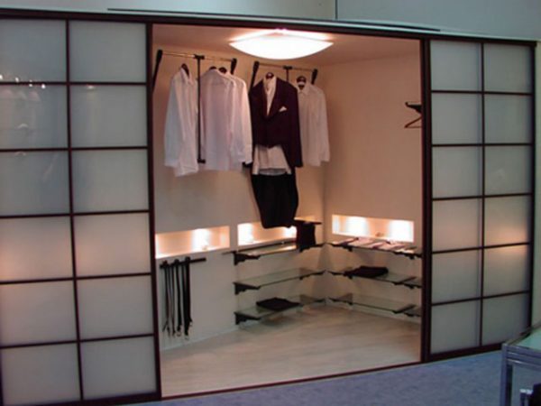 small dressing room designs