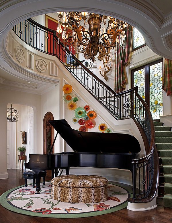 black grand piano 