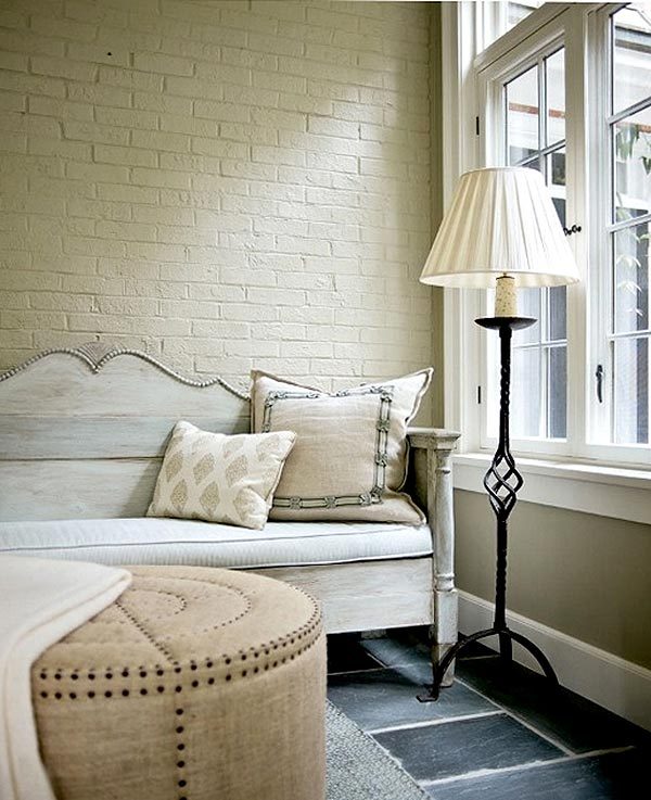 white exposed brick 