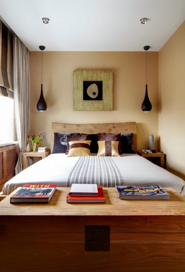 how to decorate a small bedroom 