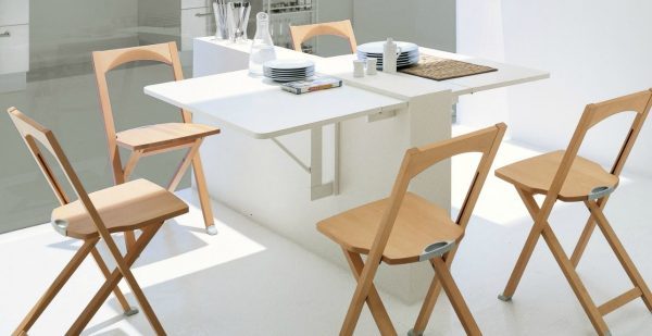 Folding dining tables