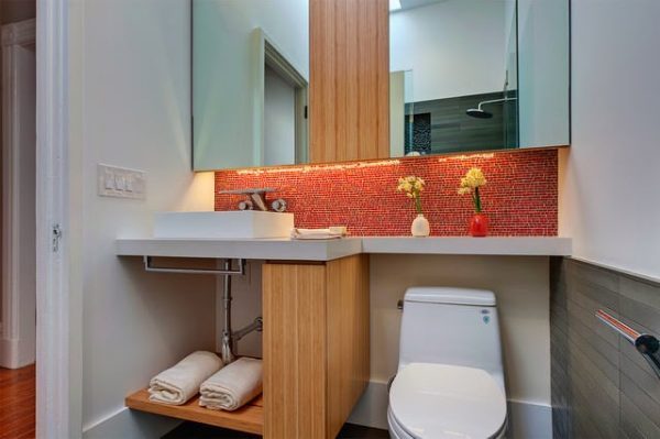 small-space-bathroom