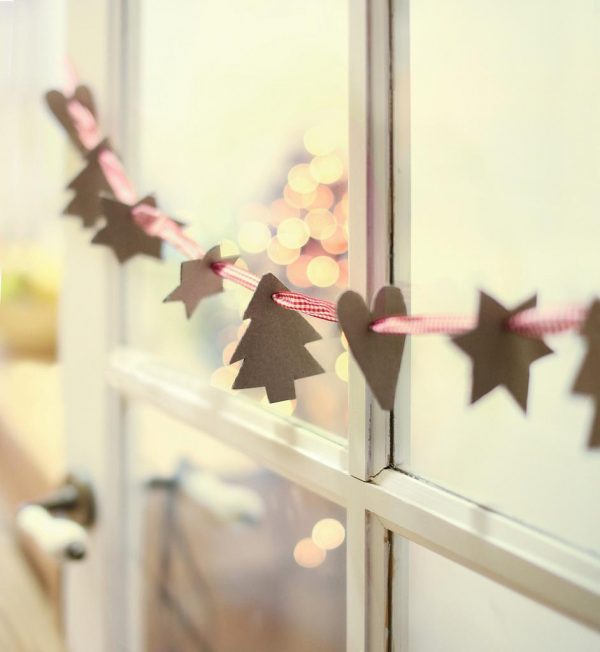 christmas-window-paper-decorations