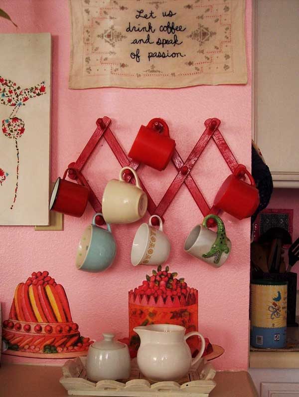 wall cup holder 