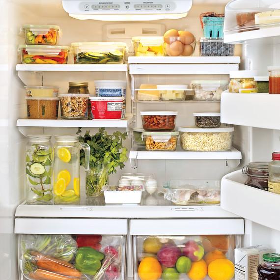 organizing refrigerator shelves