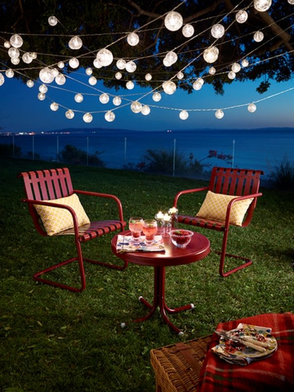 outdoor hanging string lights