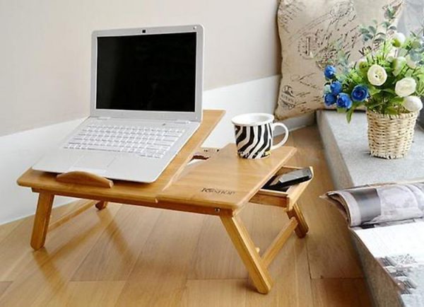 Adjustable laptop table stand