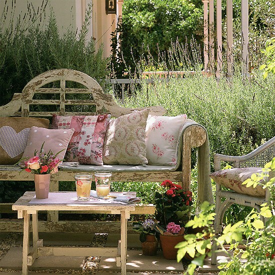 Vintage garden decor ideas