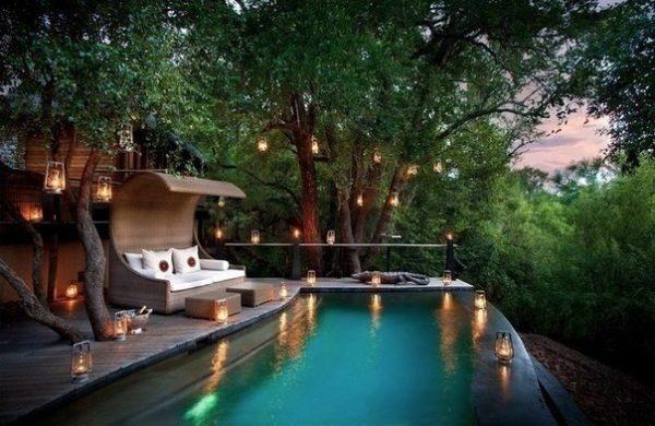 Outdoor decorative lights