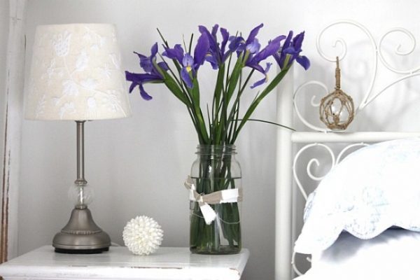 Simple flower arrangements
