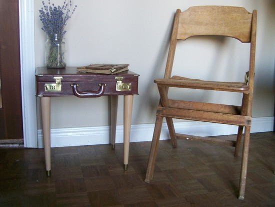 suitcase table1