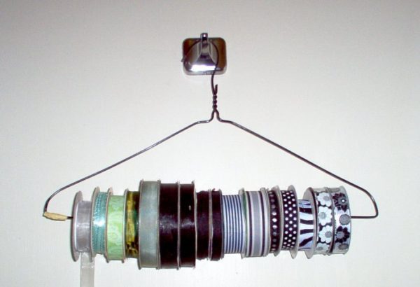 wire-hanger-ribbon-organizers-by-eclipse-etc