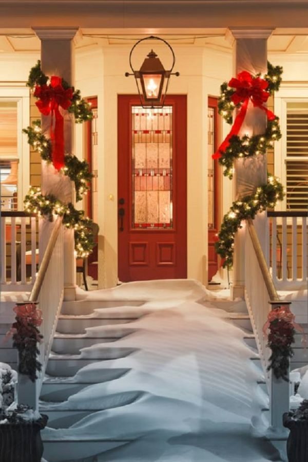 elegant outdoor christmas decor 