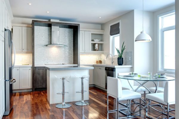 round glass kitchen table 