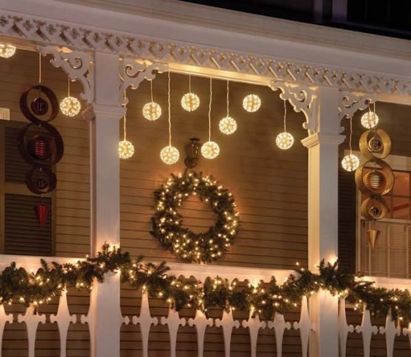 lighted outdoor christmas decorations 