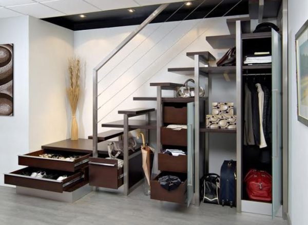 under stairs closet 1