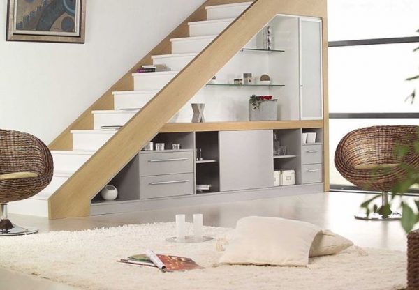 under stairs closet 3