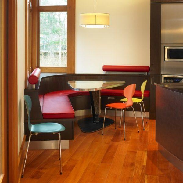 Dining table with benches - elegant and practical 