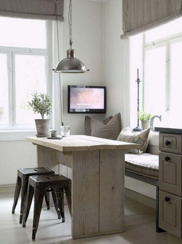 breakfast nook with bench