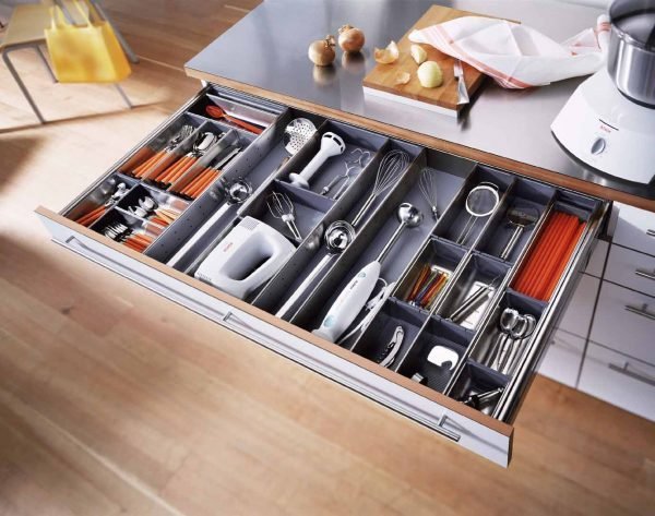 kitchen cabinet drawers