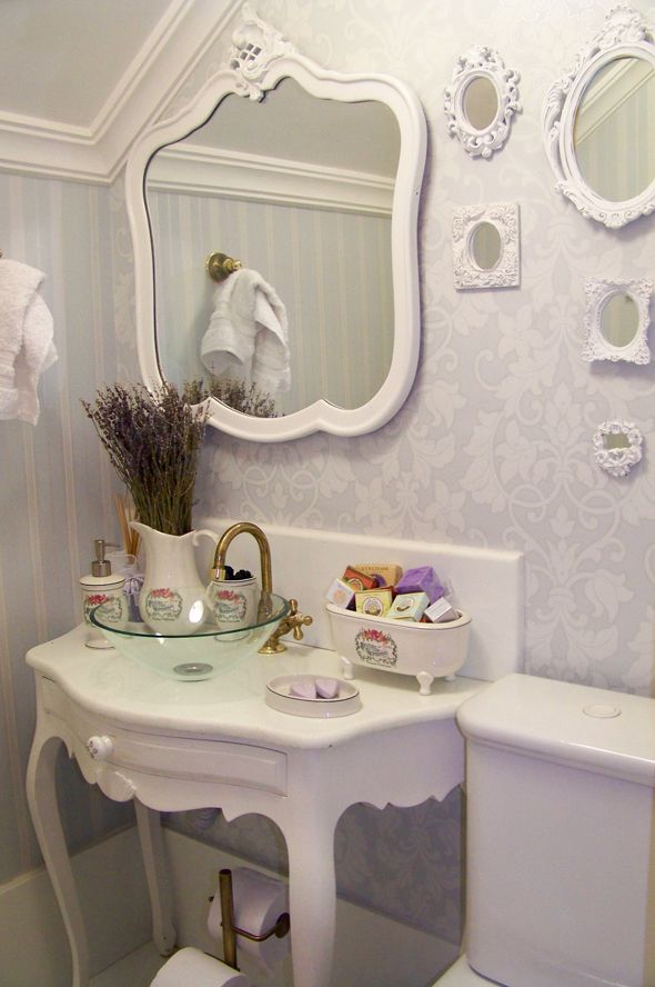 26 Vintage bathroom furniture 