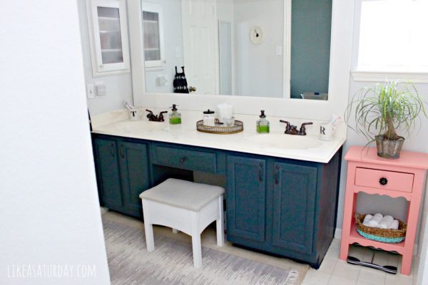 vintage looking bathroom vanities 