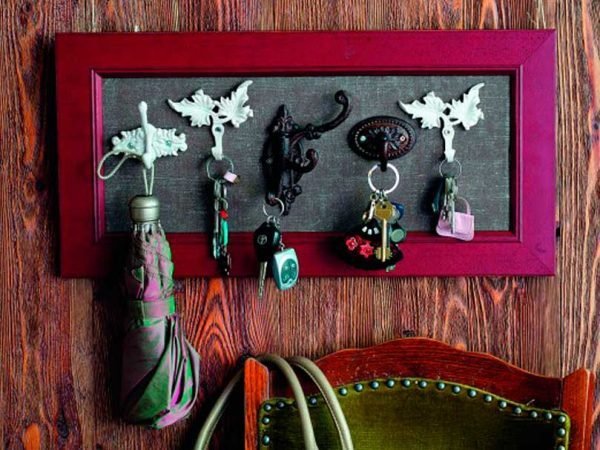 diy key holder for wall 