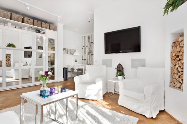 Modern mirrors for living room