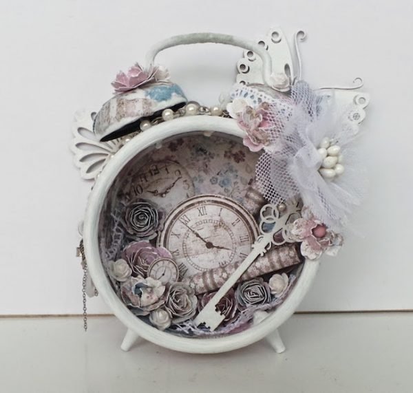 decorating with clocks