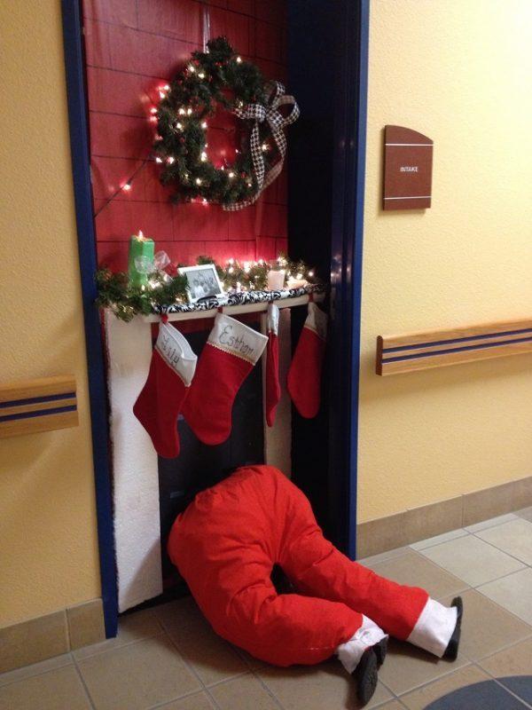 cool-christmas-door-decorations1