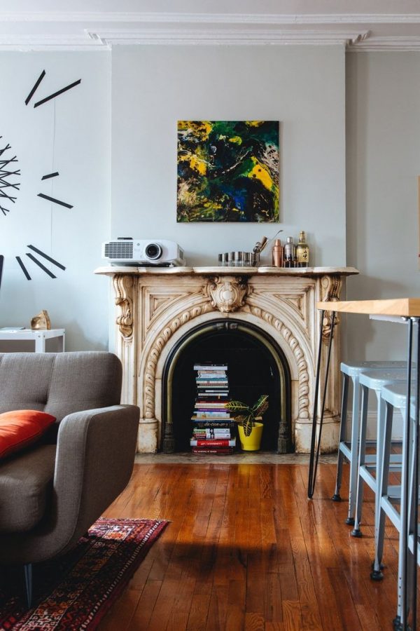 How to decorate with books