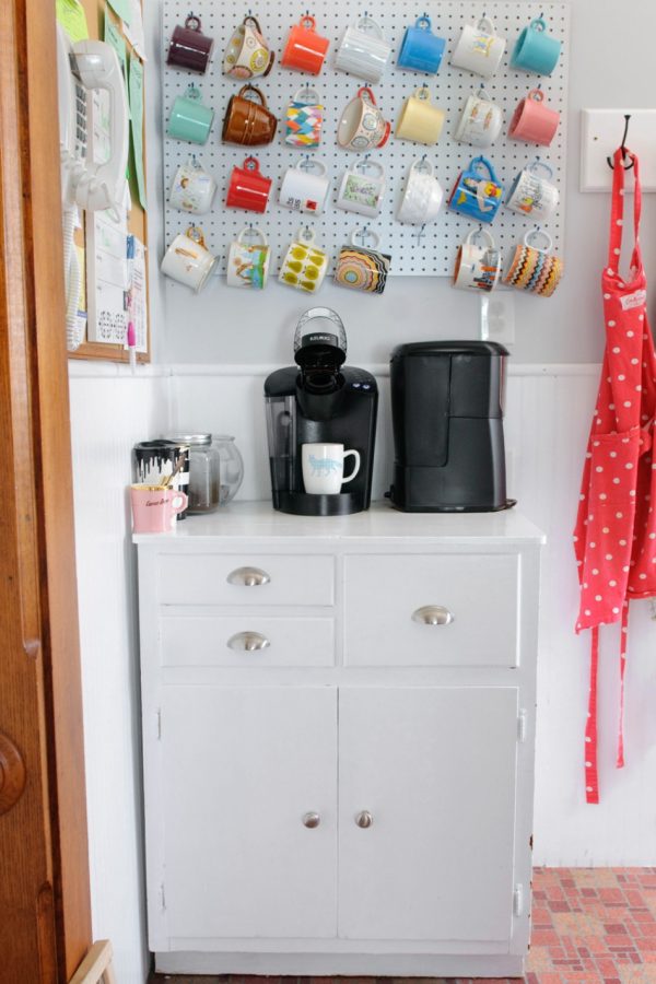 wall mounted cup holder 