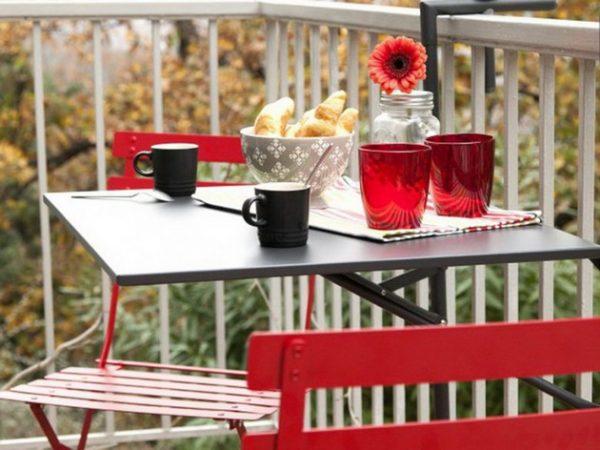 Space saving table 1