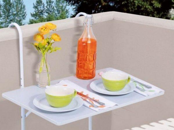 Space saving table 2