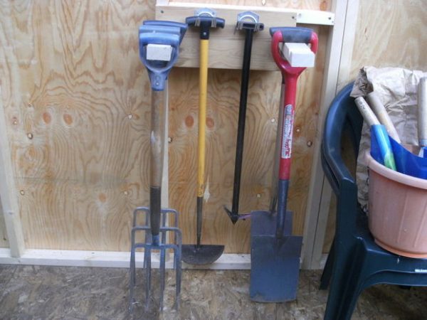 garden tool storage