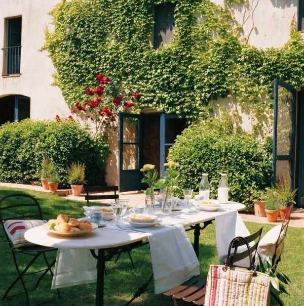 marble top outdoor dining table