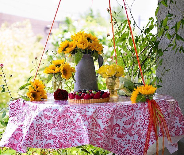 hanging table