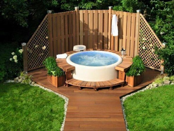 mini hot tub