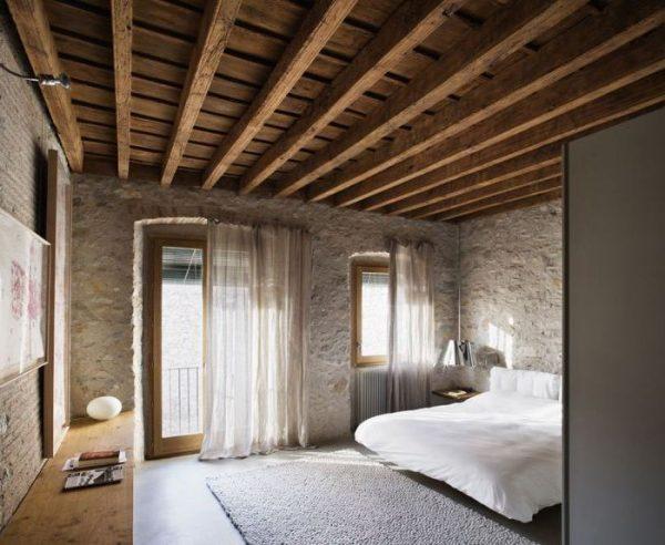 exposed wood beam ceiling