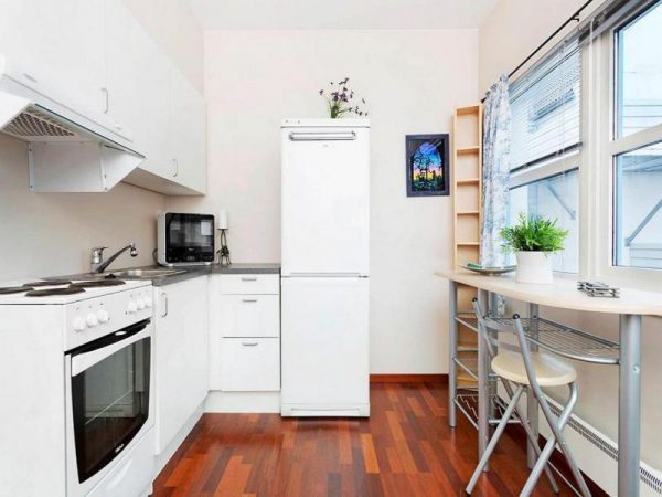 contemporary breakfast bar