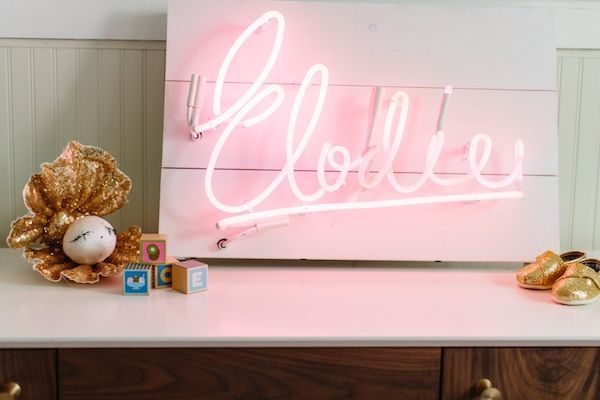 neon sign decor