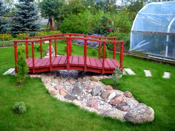 decorative outdoor bridges