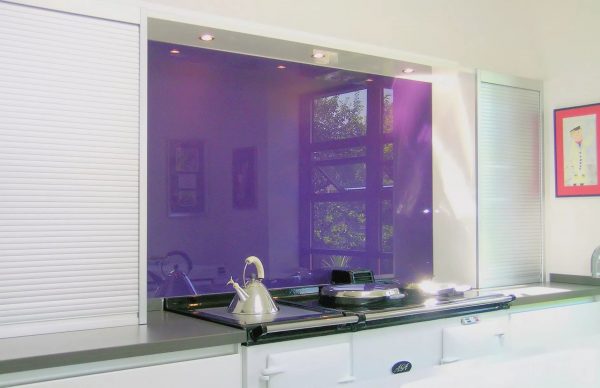 coloured glass splashbacks for kitchens